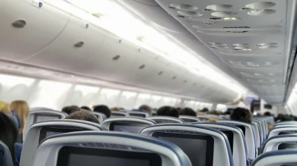 Студент ұшақ бортында жолаушының өмірін сақтап қалды