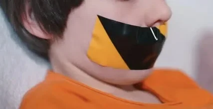 Учительница заклеила ученику рот скотчем и получила два года тюрьмы в Греции