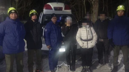 Спасатели эвакуировали туристов с Кокжайлау в Алматы