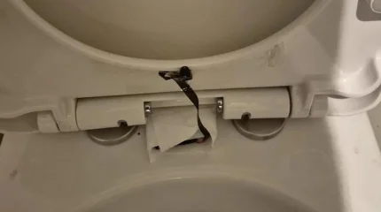 Скрытую веб-камеру нашли в туалете ресторана в Великобритании