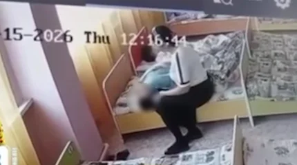 Шымкентте тәрбиеші ұйықтамаған балаға ине саламын деп қорқытқан