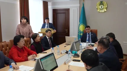 Әкімдік ішінде төбелескен оралдық шенеунікке қатаң сөгіс берілді