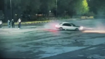 Шымкентте дрифт жасаған жүргізуші 10 тәулікке қамалды