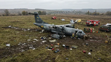 Военный самолет разбился: погибли 32 человека