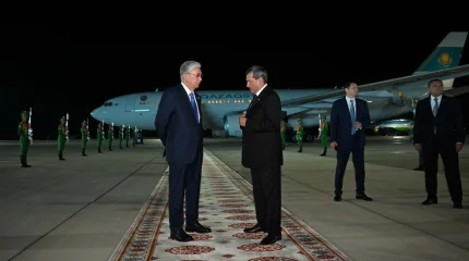 Токаев прибыл в Туркменистан