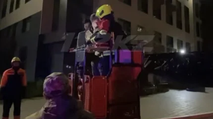 Кондиционер орнатып жатқан жұмысшы 15-қабаттан құлады