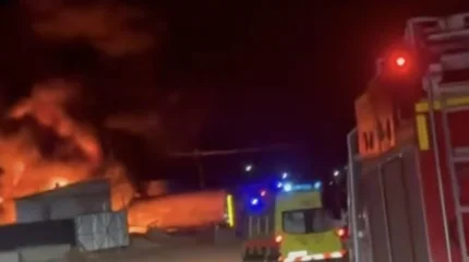 Пожар на асфальтном заводе произошел в Сатпаеве