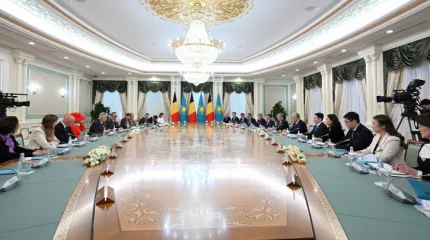 Глава государства провел переговоры с Королем Филиппом и Королевой Матильдой в расширенном составе