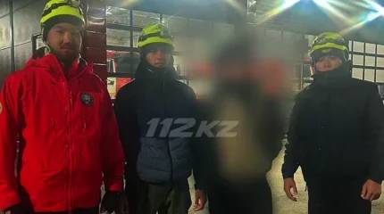 Юный турист застрял в горах на высоте 3680 метров и вызвал спасателей (ВИДЕО)
