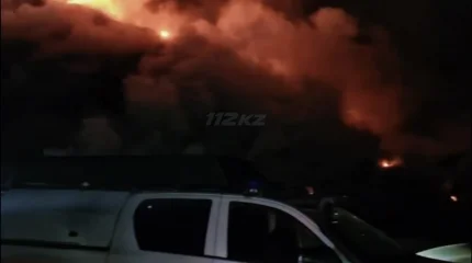 Ядовитый пожар и дым: несанкционированная свалка горит под Талгаром