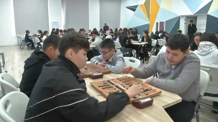 В Карагандинской области в рамках партийного проекта «Ұлттық мұра» - «Национальное наследие» партии «AMANAT» прошёл городской турнир по игре тоғызқұмалақ