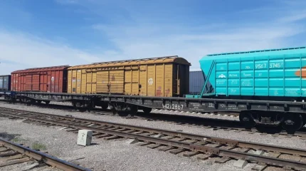 6 вагон рельстен шығып кетті