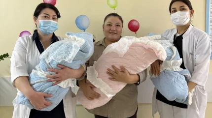 Шымкентте 31 жастағы әйел үшем босанып, 7 баланың анасы атанды