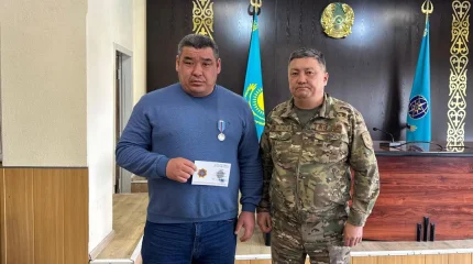 Екі баланы өрттен құтқарған мұғалім марапатталды