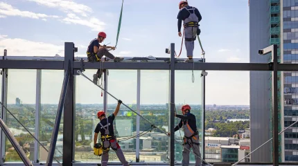 Альпинист сорвался с 9-го этажа в Астане: мужчина госпитализирован