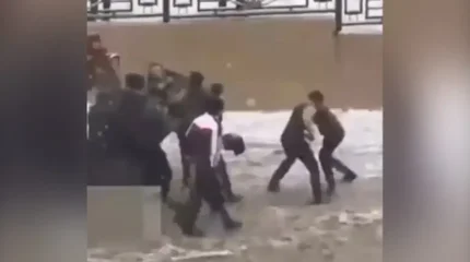 Шымкентте жол бойында жаппай төбелес болып, 3 адам қамауға алынды