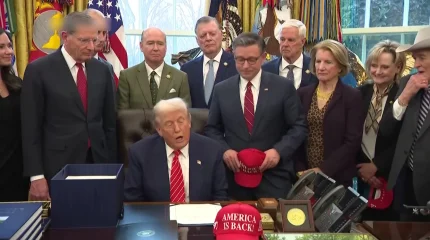 Эпштейннің ісі Трамптың қатысы бар болғандықтан тергелмей отыр