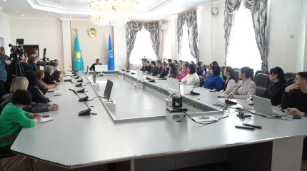 Интерактивная лекция: костанайские ученые и педагоги обсудили проект новой Конституции РК