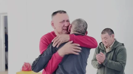 Бір-бірін жарты ғасыр бойы іздеген бауырлар Оралда қауышты