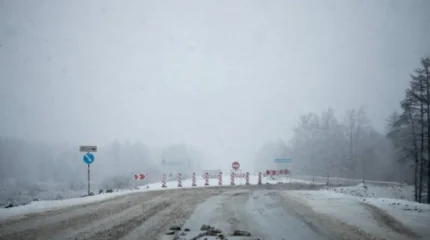 Боран мен көктайғақ: үш облыста республикалық жолдар жабылды