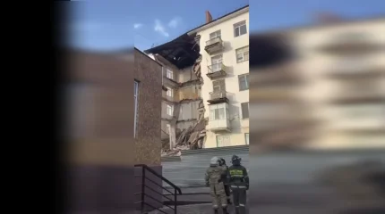 В Балхаше обрушился подъезд пятиэтажного дома