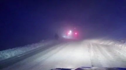 В ВКО из снежного заноса спасли полуторогодовалого ребенка