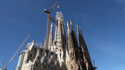 Спустя 150 лет после начала строительства храм в Барселоне достиг своей максимальной высоты