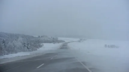 Из-за непогоды закрывают участки трасс в двух регионах Казахстана