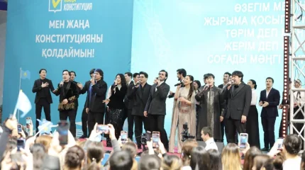 Мангистау объединился в поддержку новой Конституции: 4 тысячи участников и выступление «МузАРТ» в Актау