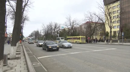 Шымкентте балкон жөндеп жатқан жұмысшы құлап, қаза тапты