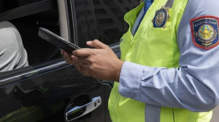 Шымкентте 15 млн теңге берешегі бар жүргізушінің көлігі айып тұрағына қойылды