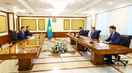 Олжас Бектенов Еуразиялық даму банкі басшысымен инвестициялық жобаларды талқылады