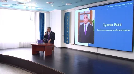 "Қаламгер ұстаханасы” жобасы аясында «Әдеби процесс және әдеби интеграция» тақырыбы талқыланды