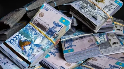 10 мың теңгелік ескі банкнот тағы 1 жыл қолданыста болады