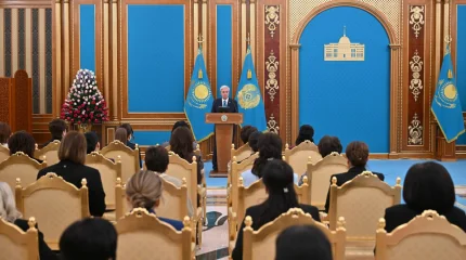 "Төл тарихымызда ер азаматтармен бірге ерлік пен елдіктің туын биік ұстаған арулар көп болған", - Президент