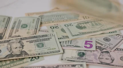 В Казахстане резко упал курс доллара: как это повлияет на экономику страны