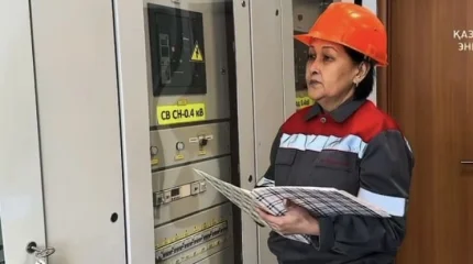 «Неженское дело»: астанчанка 20 лет работает электромонтером