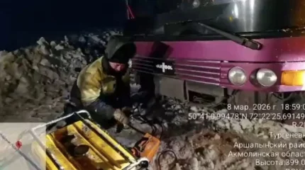 Автобус съехал в кювет на трассе Астана – Караганда