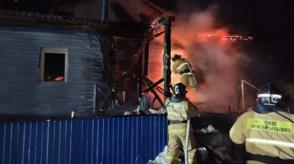 Шесть газовых баллонов вынесли из горящего дома в Акмолинской области