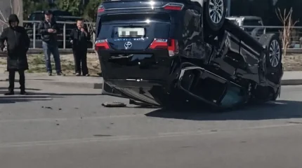 Житель Актау устроил ДТП с двумя Toyota Land Cruiser