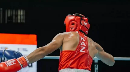 Казахстанский боксер нокаутировал соперника за минуту на World Boxing Futures Cup