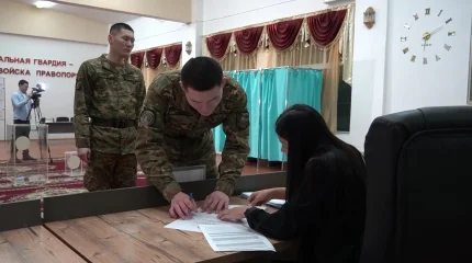 Оралдағы әскери бөлім сарбаздары дауыс берді