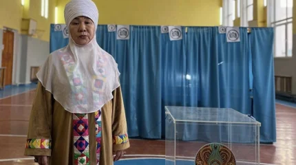 Шымкентцы пришли на референдум в национальной одежде