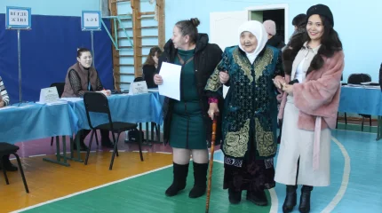 Три поколения семьи Алдамасовых пришли на референдум в СКО