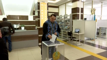 Ректор Павлодарского педагогического университета принял участие в референдуме