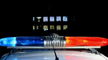 Екі бала қамалып қалды