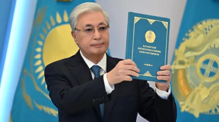 Президент Қазақстанның жаңа Конституциясын іске асыру жөніндегі шаралар туралы Жарлыққа қол қойды