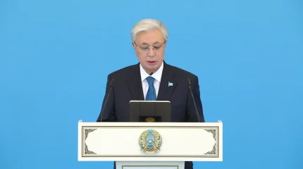 Президент жаңа Конституцияны қабылдап, қол қойды