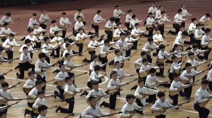 Оралда 1000 домбырашы бір мезгілде күй тартты