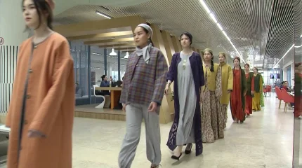 Этническая одежда входит в повседневную моду казахстанцев